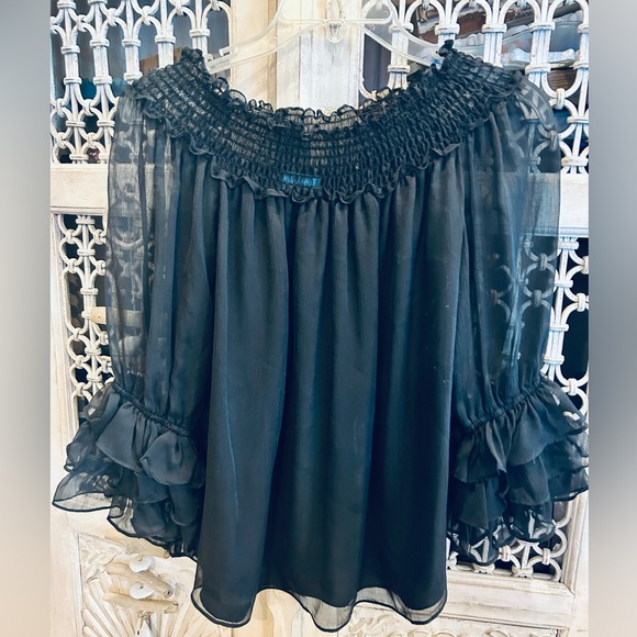BEAUTIFUL CeCe Off the Shoulder Top Jet Black Ruffled Sleeves SZ S EXCELLENT - Picture 1 of 3